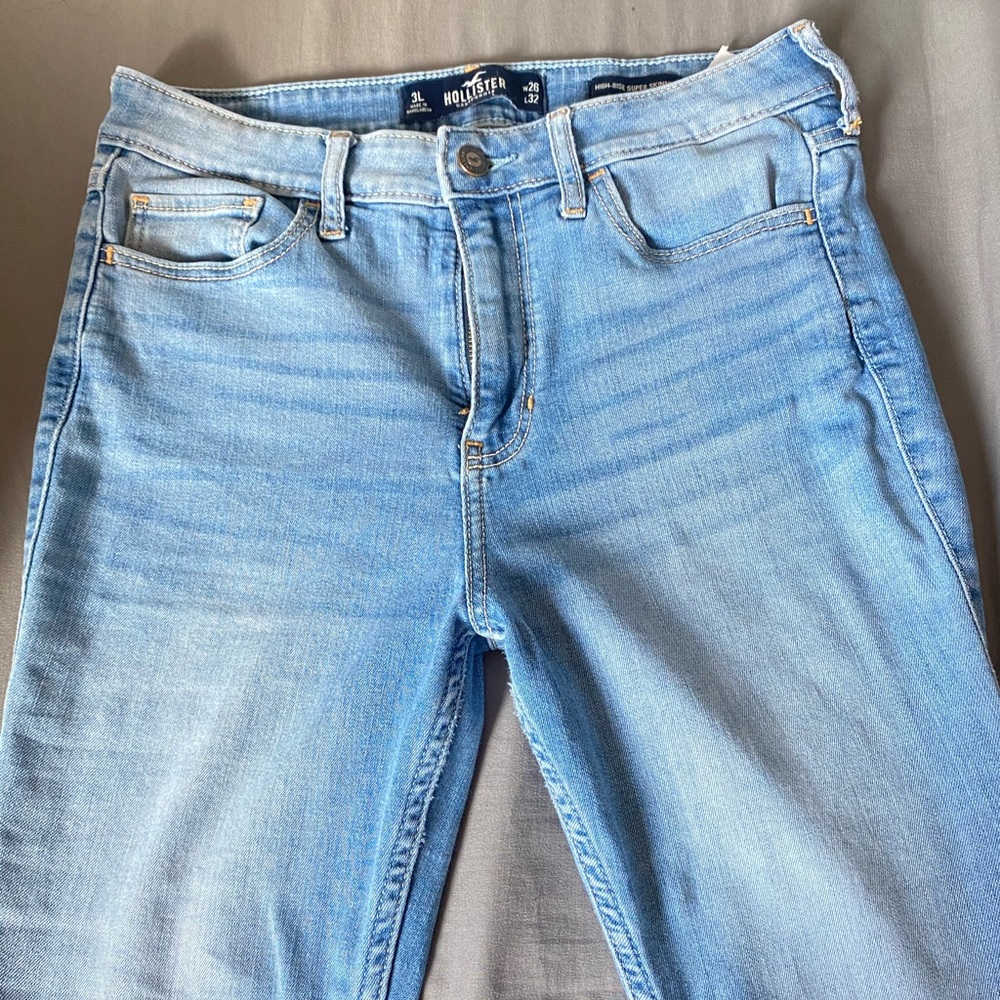 Hollister jeans
